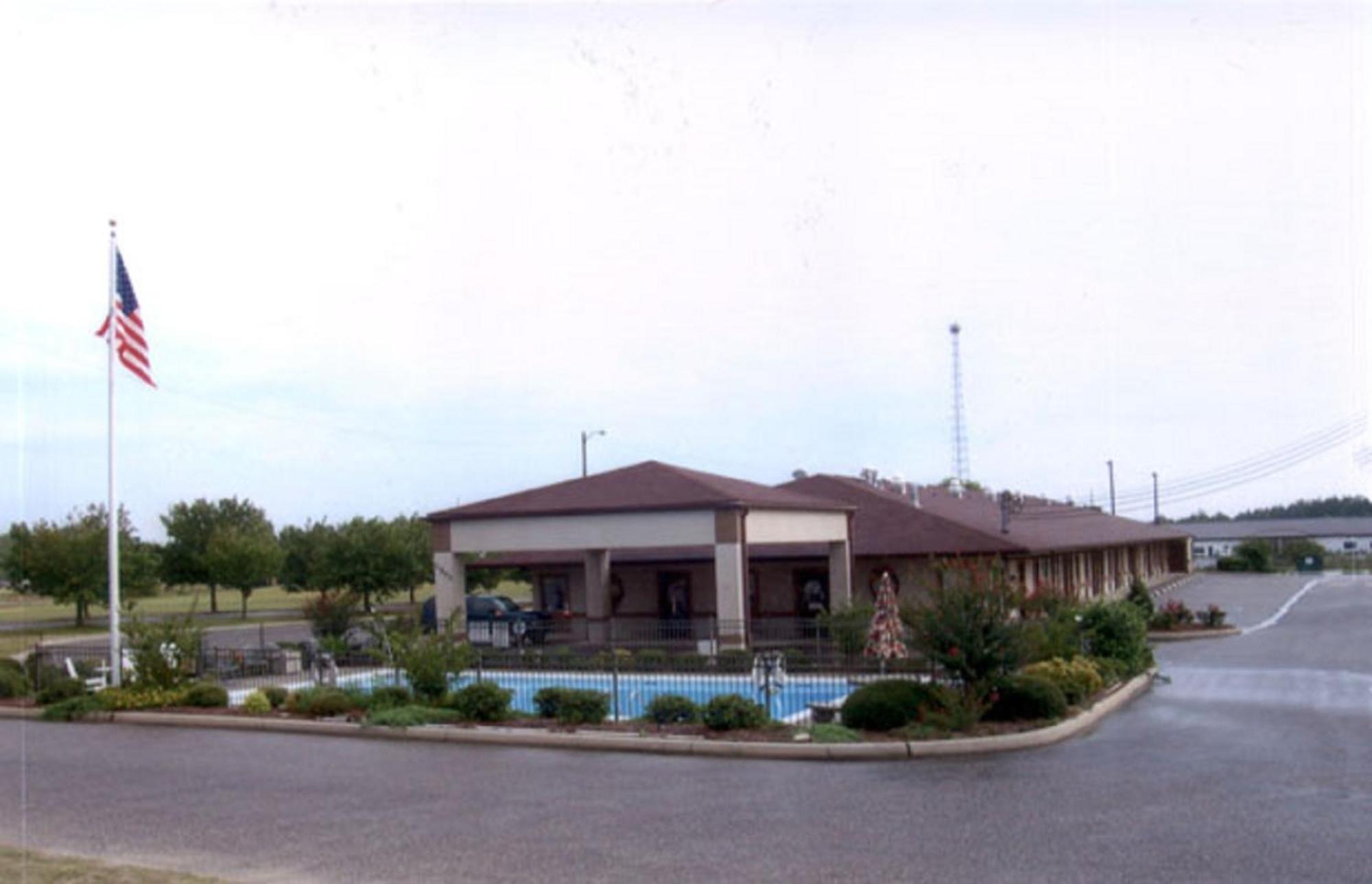 Briarwood Inn Of Geneva Esterno foto