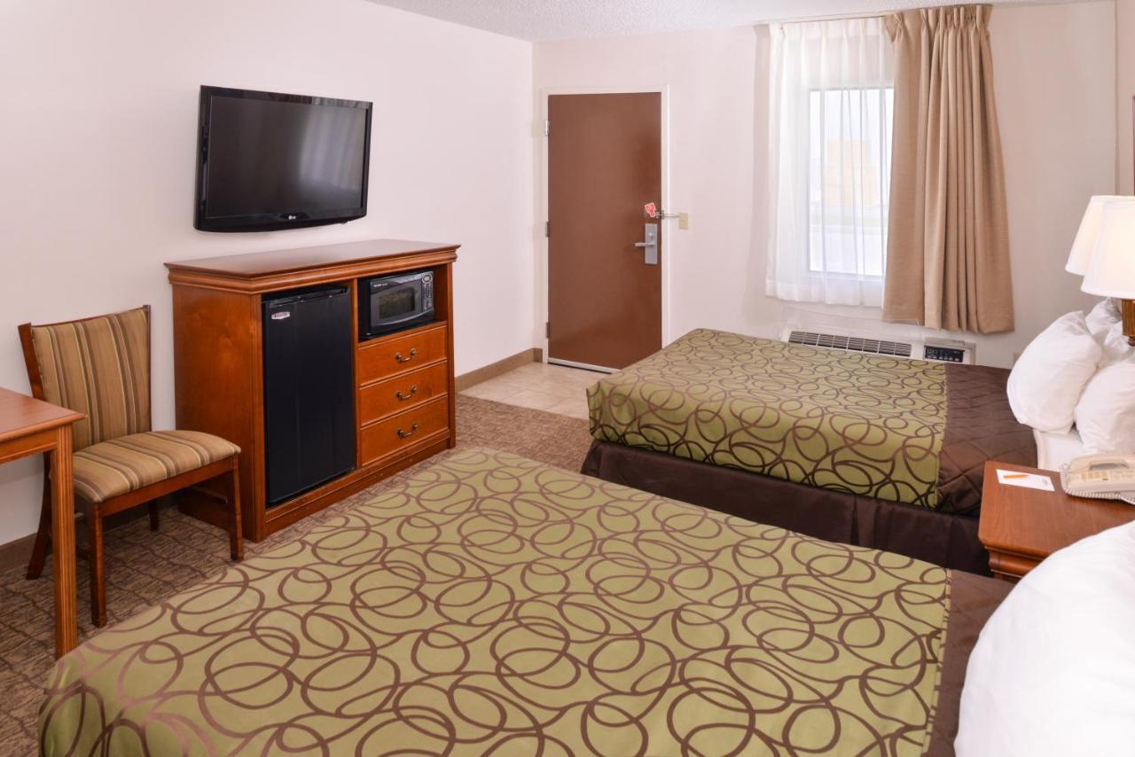 Briarwood Inn Of Geneva Esterno foto